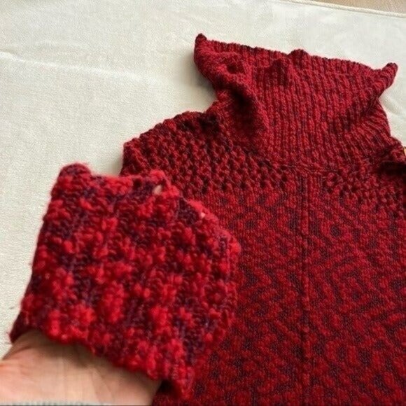 Alice + Olivia Otis Textured Red Chunky Wool Turtleneck Oversized Sweater Size M - Picture 8 of 11